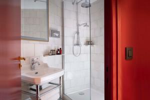 Un baño de Les Jardins Du Luxembourg