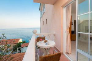 Gallery image of Summer Beach Rooms in Omiš