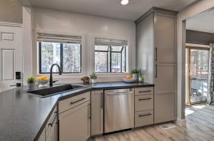 Gallery image of Hot Tub, Fire Pit and Grill Oasis in Flagstaff! in Mountainaire +29 photos