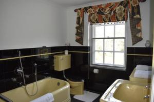A bathroom at Holmbush House 