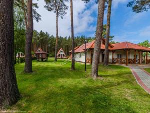 Κήπος έξω από το Ośrodek Wypoczynkowy Bungalowy