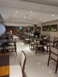 Um restaurante ou outro lugar para comer em Viale Tower Hotel