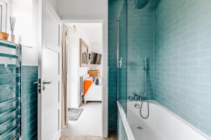 Ein Badezimmer in der Unterkunft The Gate Cornwall