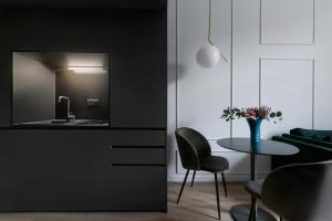 Kuchyňa alebo kuchynka v ubytovaní Bumblebee Luxury Apartments 2