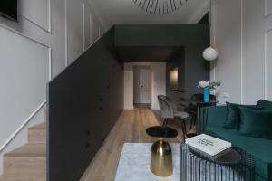 Posedenie v ubytovaní Bumblebee Luxury Apartments 2