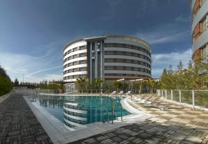 Bazén v ubytovaní Hotel Abades Nevada Palace alebo v jeho blízkosti