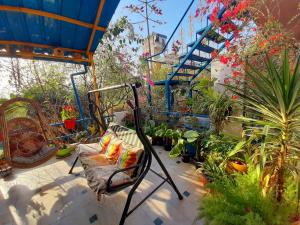 The Coral House Homestay by the Taj外面的花园