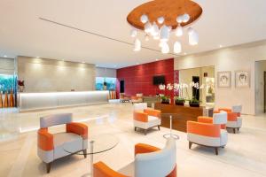 אזור ישיבה ב-Crowne Plaza Doha - The Business Park by IHG