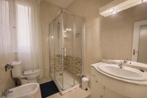 Hostal Valencia Madrid, Madrid – Updated 2022 Prices