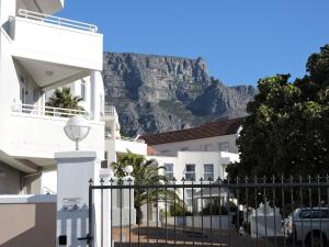 een uitzicht op de Tafelberg in Kaapstad bij Capevistas High Cape in Kaapstad