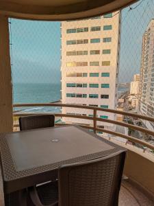 Un balcon sau o terasă la Oferta frente a la playa Cartagena . En, Sp, It.