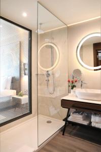 Koupelna v ubytování Limak Skopje Luxury Hotel