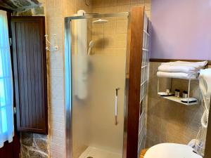 Un baño de Akla La Casa Del Puente