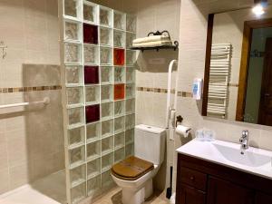 Un baño de Akla La Casa Del Puente