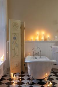 Ванна кімната в No.1 Pery Square Hotel & Spa