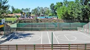 Tennis und/oder Squash in der Unterkunft Villa OCELANDES oder in der Nähe