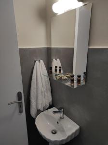 Koupelna v ubytování Budget Studio 1 - Sea view - Renovated February 2021