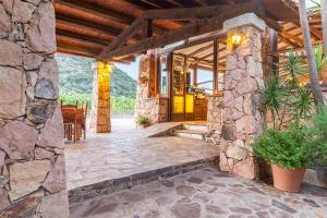 En have udenfor Hotel Sa Tanca E Bore