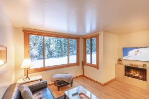Modern 1 bedroom in Ski Trails condo