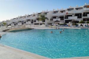 Bazén v ubytování Adeje Paradise en Playa Paraiso nebo v jeho okolí