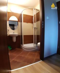 Phòng tắm tại Noclegi PAŃSKA Góra