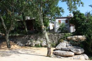 Κήπος έξω από το Gîtes Domaine de la Barnerie