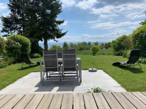 Taman di luar Ferienwohnpark Immenstaad am Bodensee Nurdachhaus Typ 7 ND 05