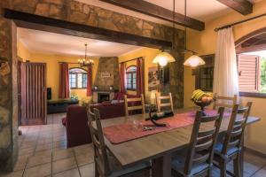 Posedenie v ubytovaní Vivienda Vacacional La Finca