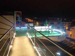 Bazén v ubytování Ñañas Hostel nebo v jeho okolí