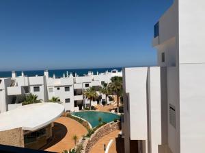 Bazén v ubytování Ocean View Apartment nebo v jeho okolí