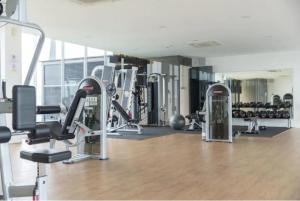 Fitness centrum a/nebo fitness zařízení v ubytování 1 Tebrau Residences By RR JBcity