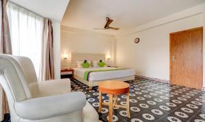 RR INN Group Of Hotels的休息区