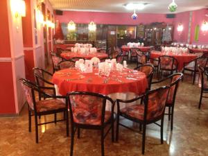 Reštaurácia alebo iné gastronomické zariadenie v ubytovaní Grande Albergo Abruzzo