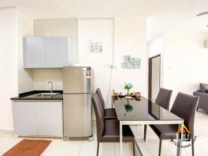 Kuchyň nebo kuchyňský kout v ubytování KSL DAYA HOT SPRING BY RR JBcity