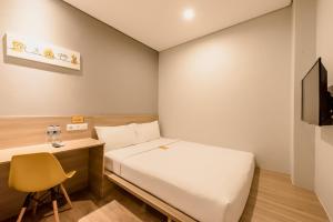 TV o dispositivi per l'intrattenimento presso Yellow Bee Tanah Abang