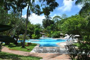 A piscina localizada em Hotel 7 Colinas ou nos arredores