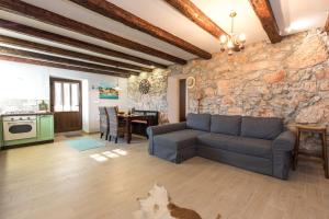 Posezení v ubytování Apartman Lidija + 14 fotografií