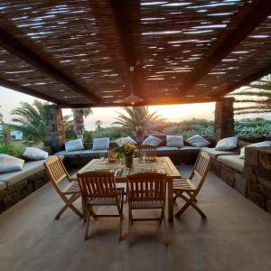 A seating area at Agricola Pineda