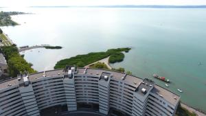 Foto dalla galleria di Siófok Club 218 Wellness Apartman a Siófok