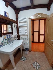 A bathroom at Konak Hotel Tuzla