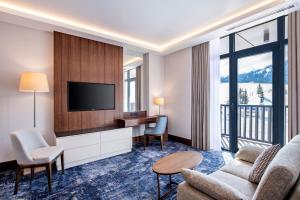 TV a/nebo společenská místnost v ubytování Ambassadori Goderdzi Hotel