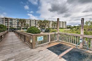 Galeriebild der Unterkunft Sands Villa Resort Oceanfront Condo with Pools! in Atlantic Beach