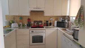 صورة لـ Charming 2 Bed. Ap. with swimming pool في Nea Paphos +10 صور