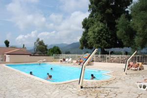 Bazén v ubytování CAMPING U SOMMALU nebo v jeho okolí + 34 fotografií