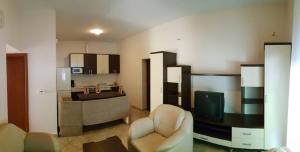 Kuchyň nebo kuchyňský kout v ubytování Beach Hotel