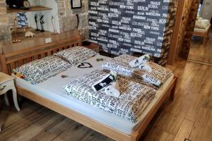 Postel nebo postele na pokoji v ubytování Luxury Art Room