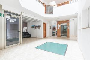 Bazén v ubytování Apartaments Costamar Calafell nebo v jeho okolí