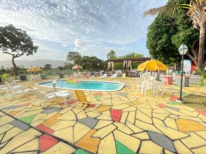 Swimmingpoolen hos eller tæt på Pousada Country K no Parque Aquamak