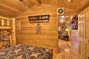 Gallery image of Hooah Cabin Retreat with Grill and Step-Free Access in Parsons