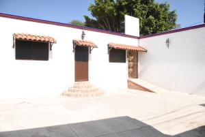 The building in which a vendégházakat is located